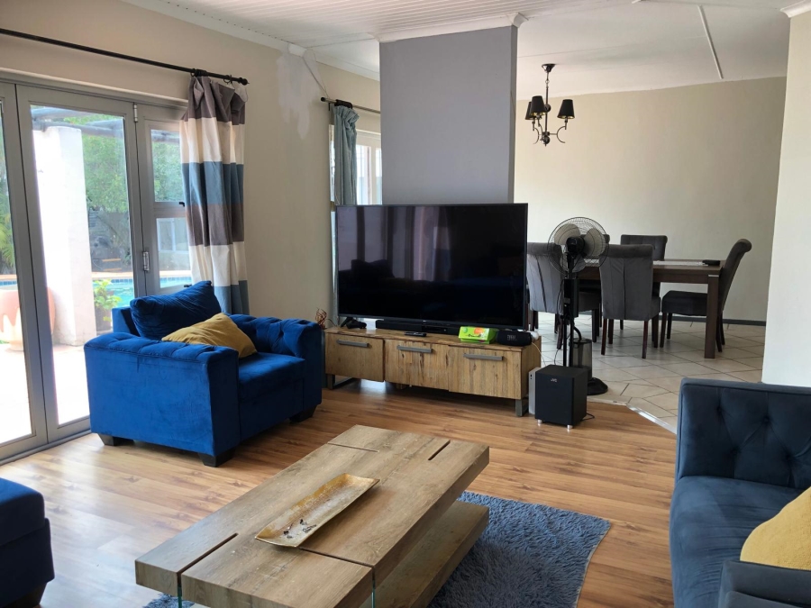 To Let 4 Bedroom Property for Rent in Blue Bend Eastern Cape